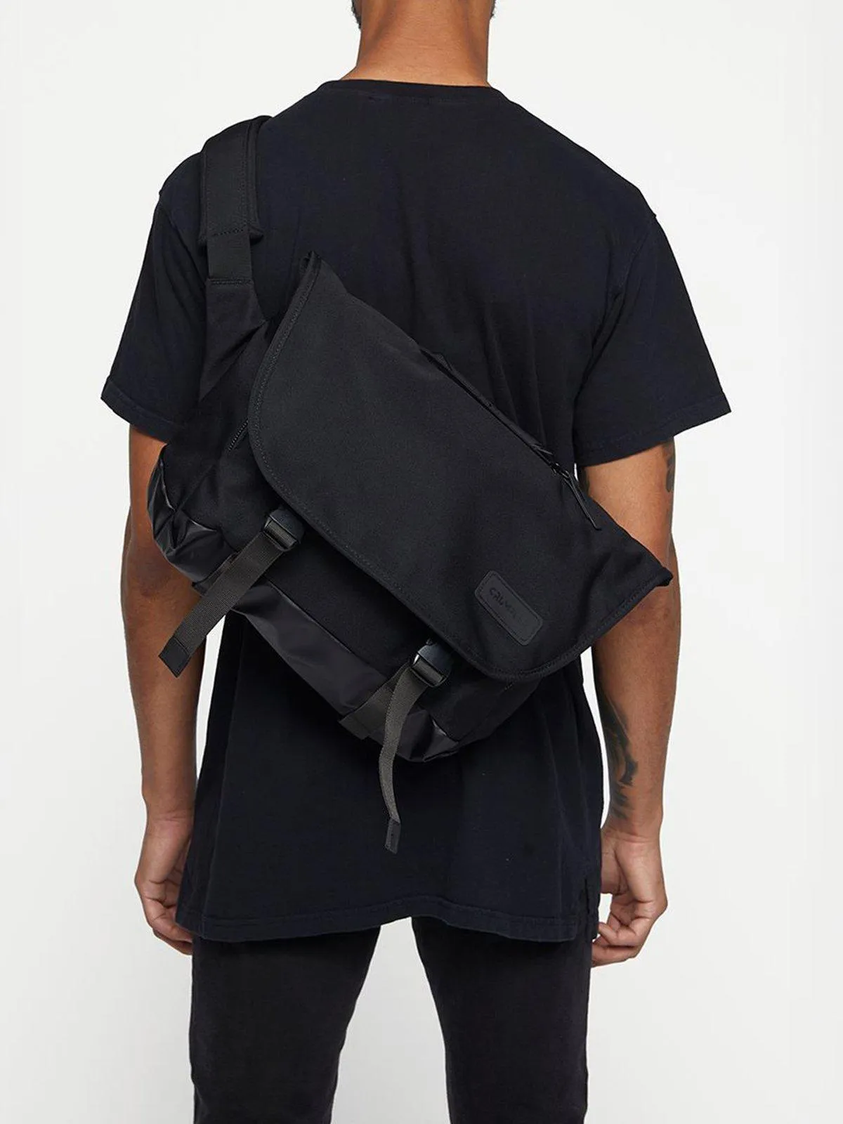 Crumpler Chronicler Messenger Black