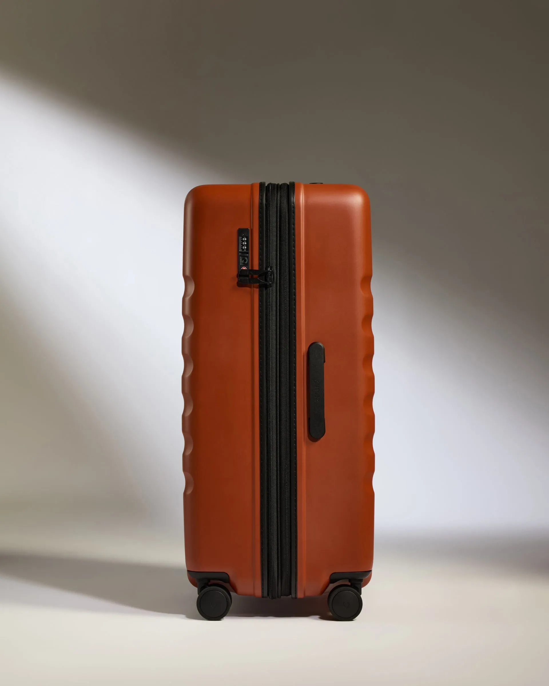 Large Luggage in Maple Red - Icon Stripe