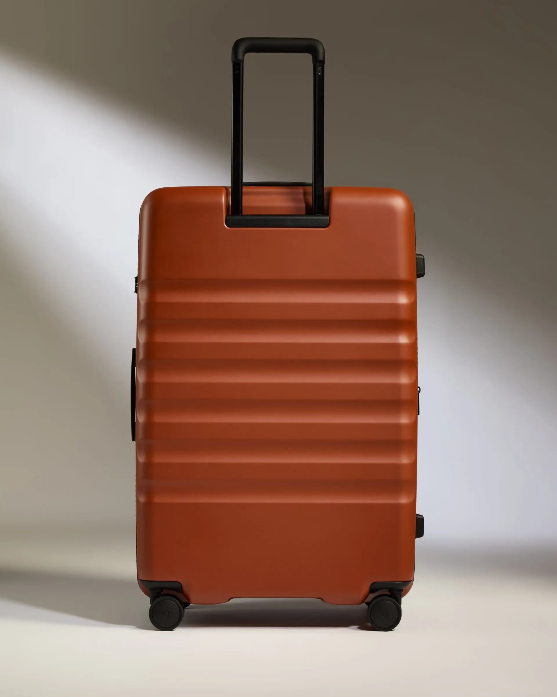 Large Luggage in Maple Red - Icon Stripe