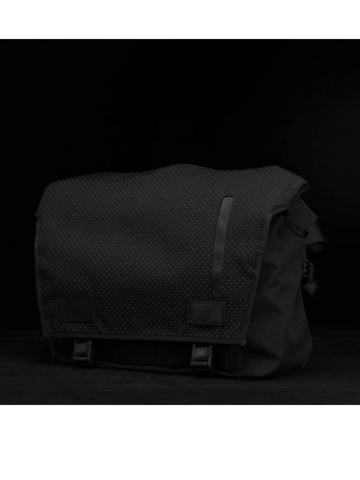 Life Behind Bars The Echelon M Eclipse 32L Messenger Bag Black Reflective