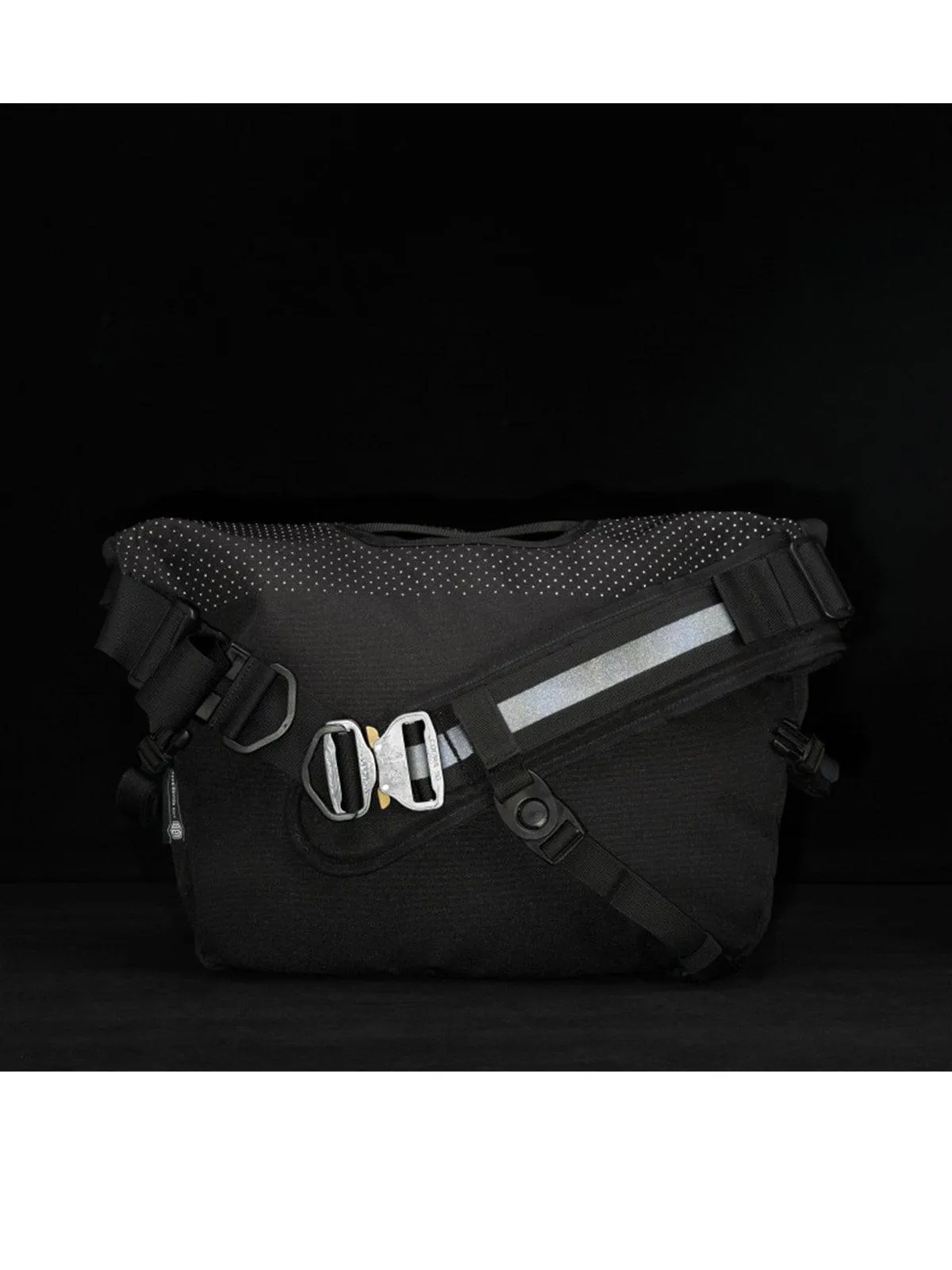 Life Behind Bars The Echelon M Eclipse 32L Messenger Bag Black Reflective