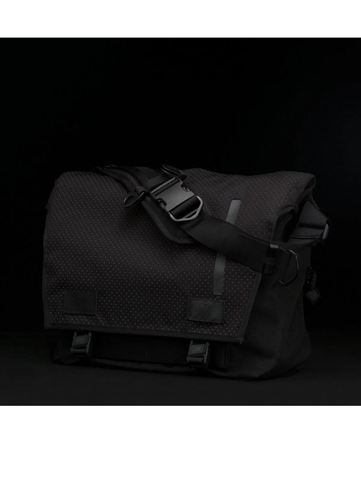 Life Behind Bars The Echelon M Eclipse 32L Messenger Bag Black Reflective