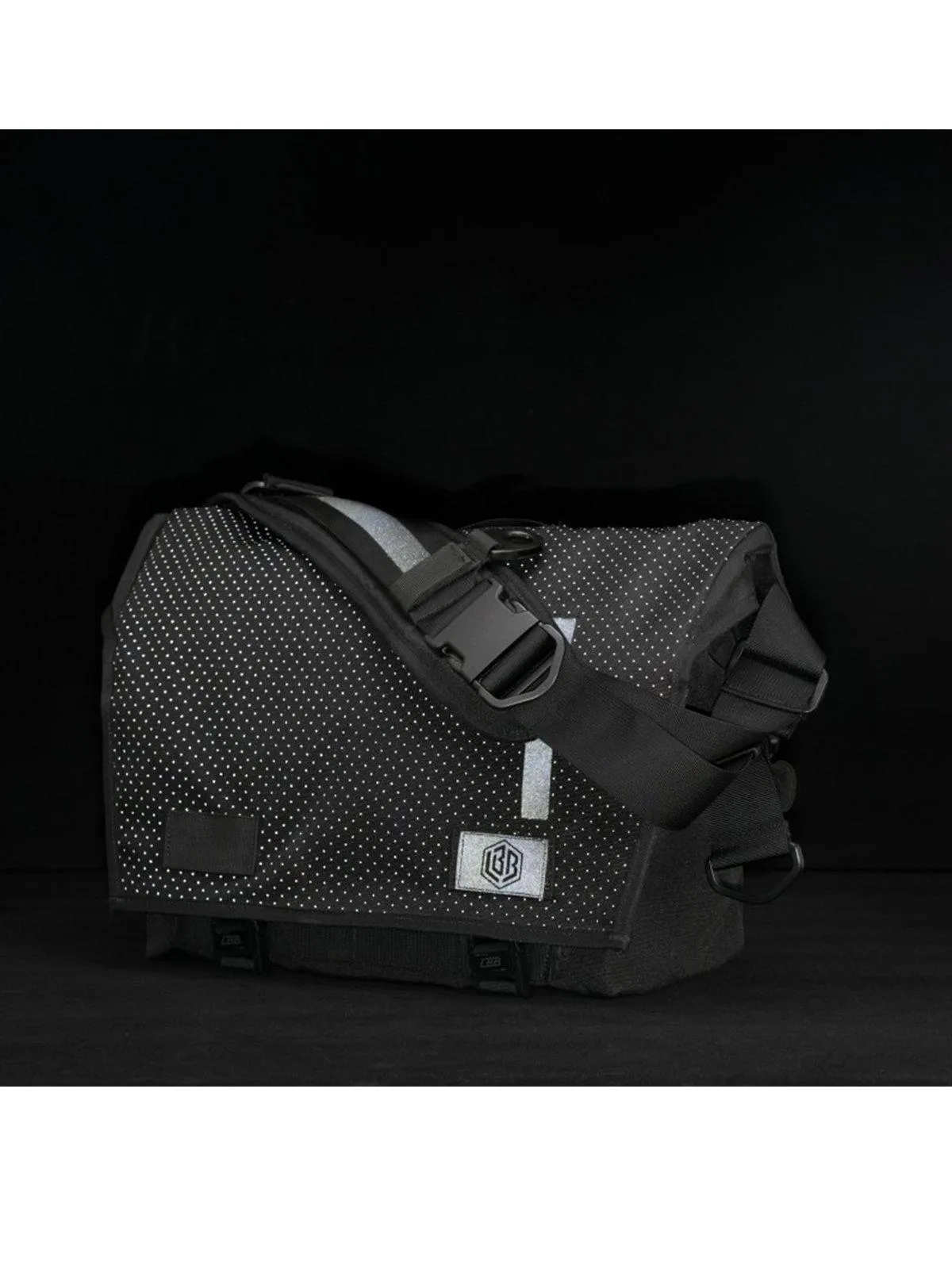 Life Behind Bars The Echelon S Eclipse 22L Messenger Bag Black Reflective