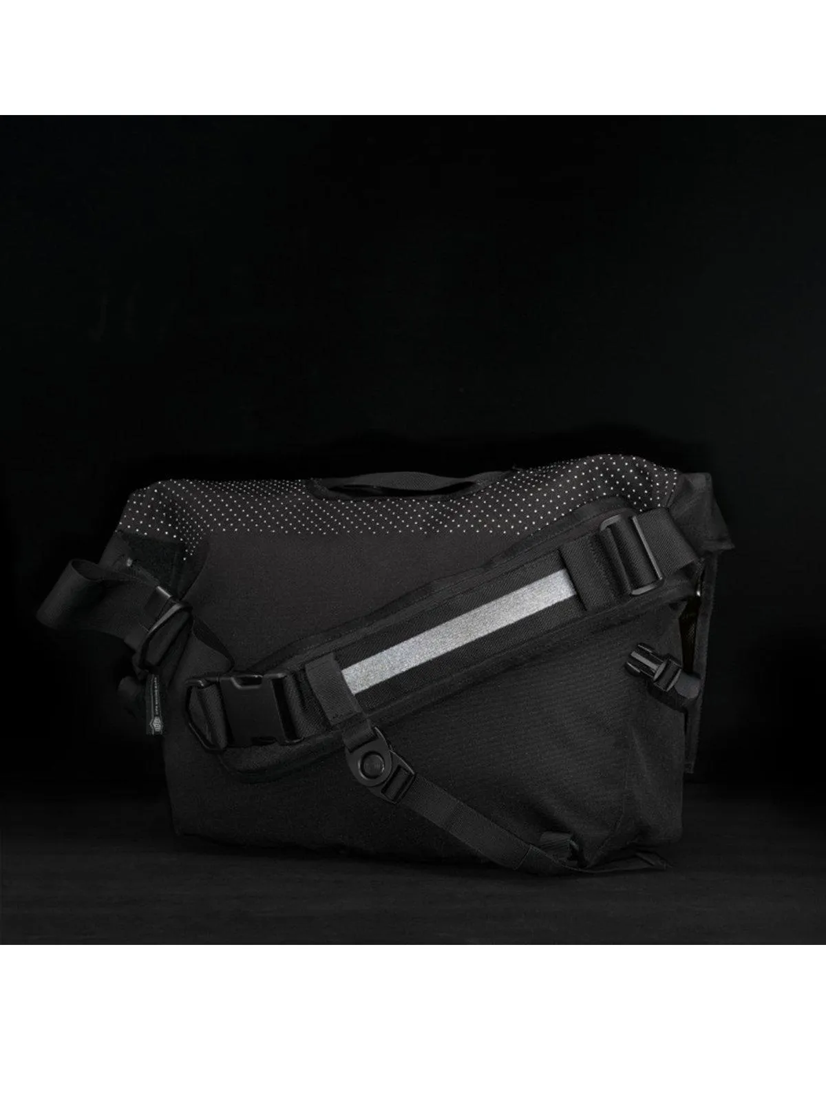 Life Behind Bars The Echelon S Eclipse 22L Messenger Bag Black Reflective