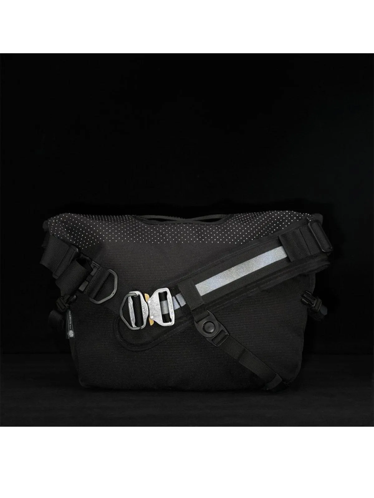 Life Behind Bars The Echelon S Eclipse 22L Messenger Bag Black Reflective