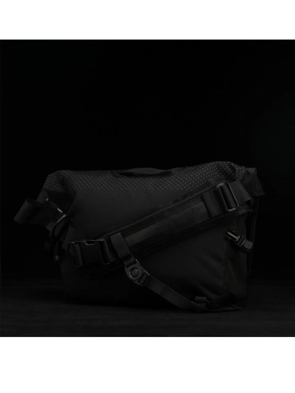 Life Behind Bars The Echelon S Eclipse 22L Messenger Bag Black Reflective