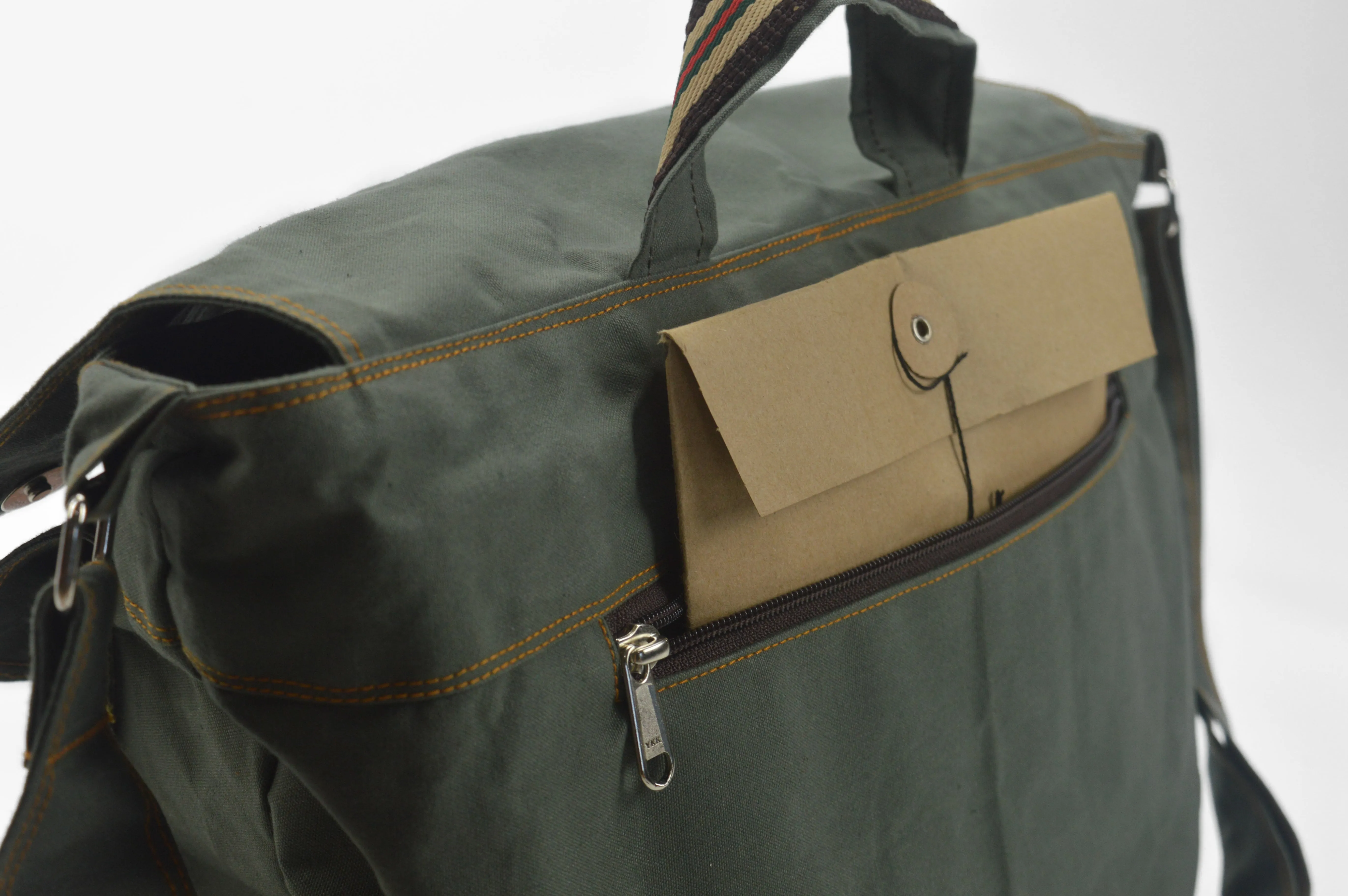 Mackenzie 104 Olive | Messenger Bag