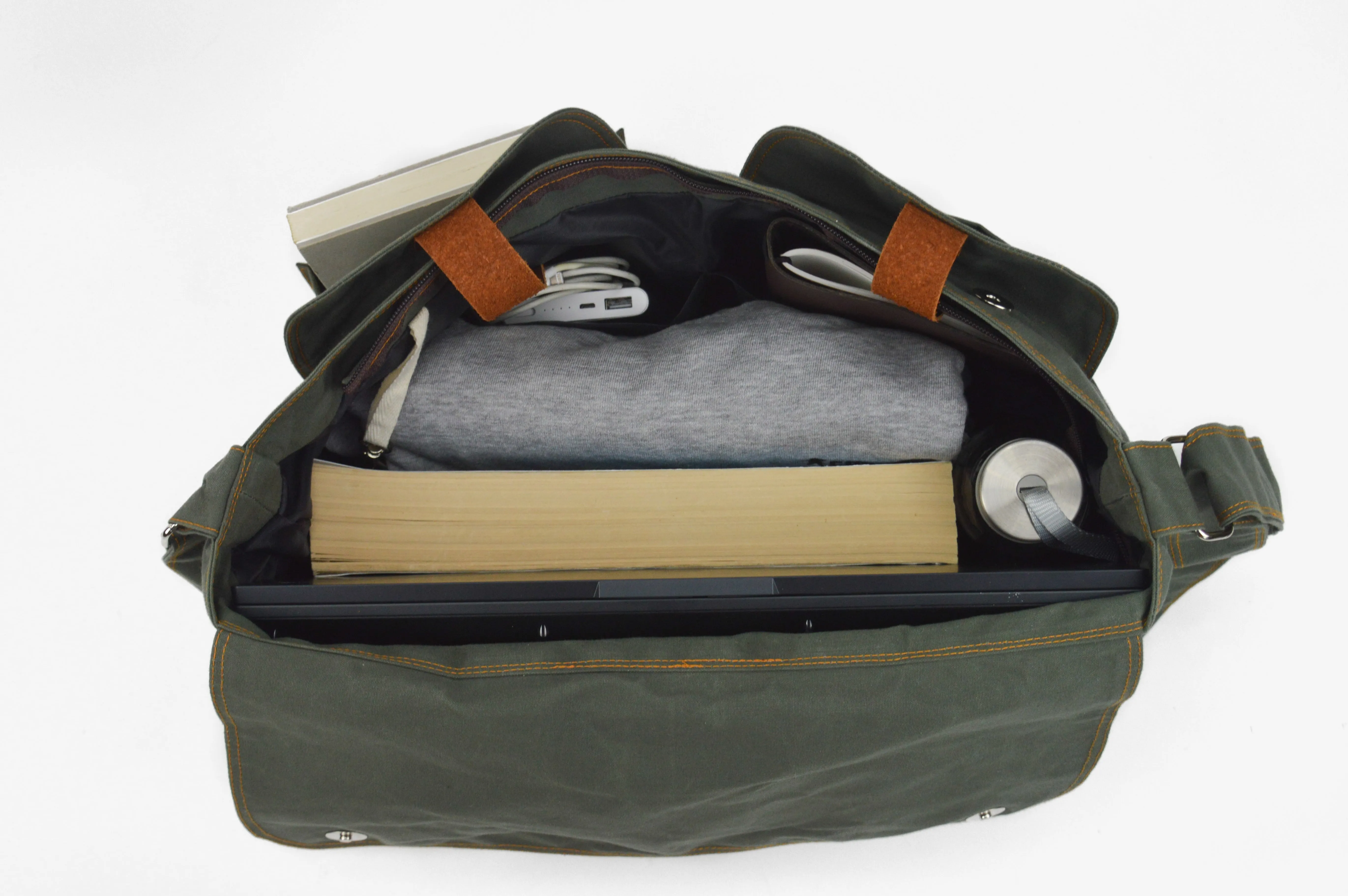 Mackenzie 104 Olive | Messenger Bag