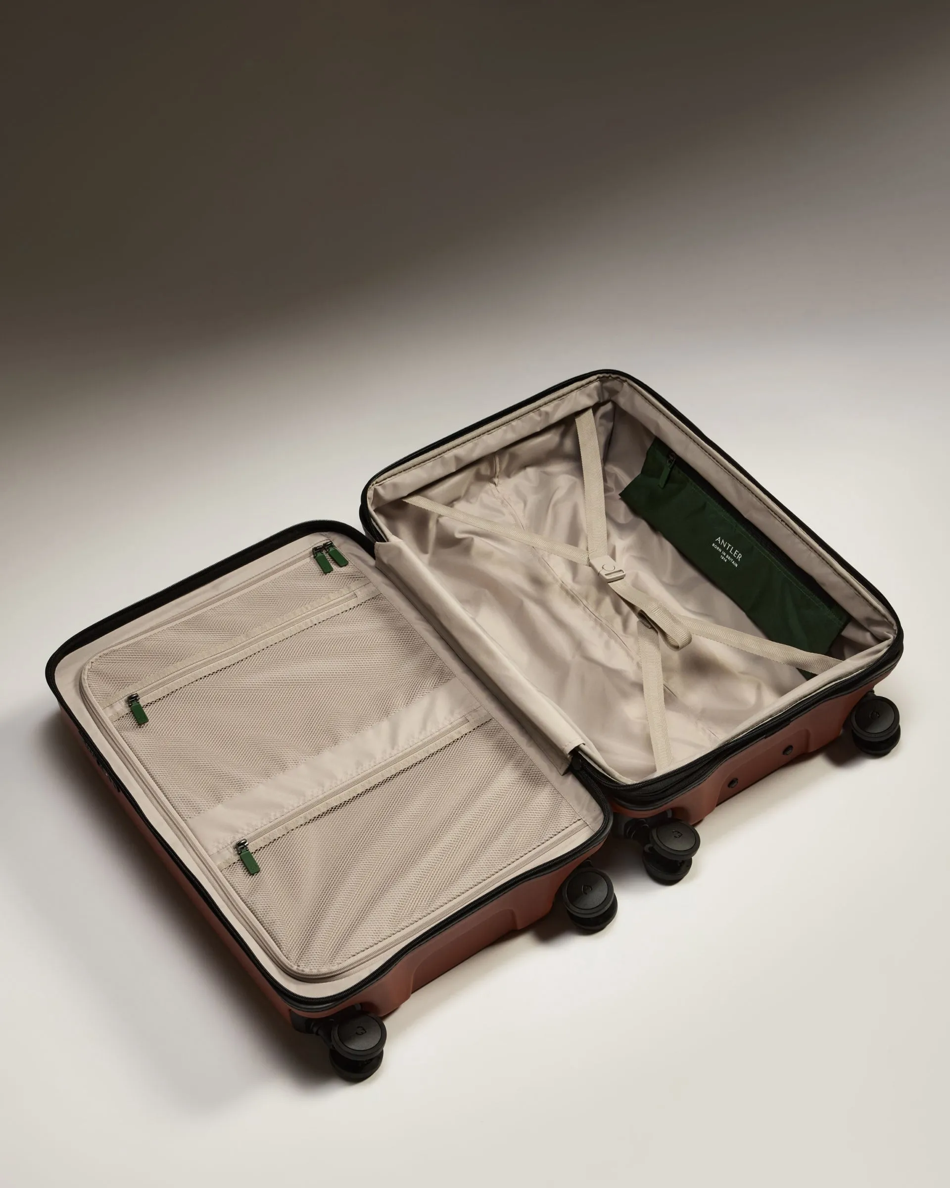 Medium Luggage in Maple Red - Icon Stripe