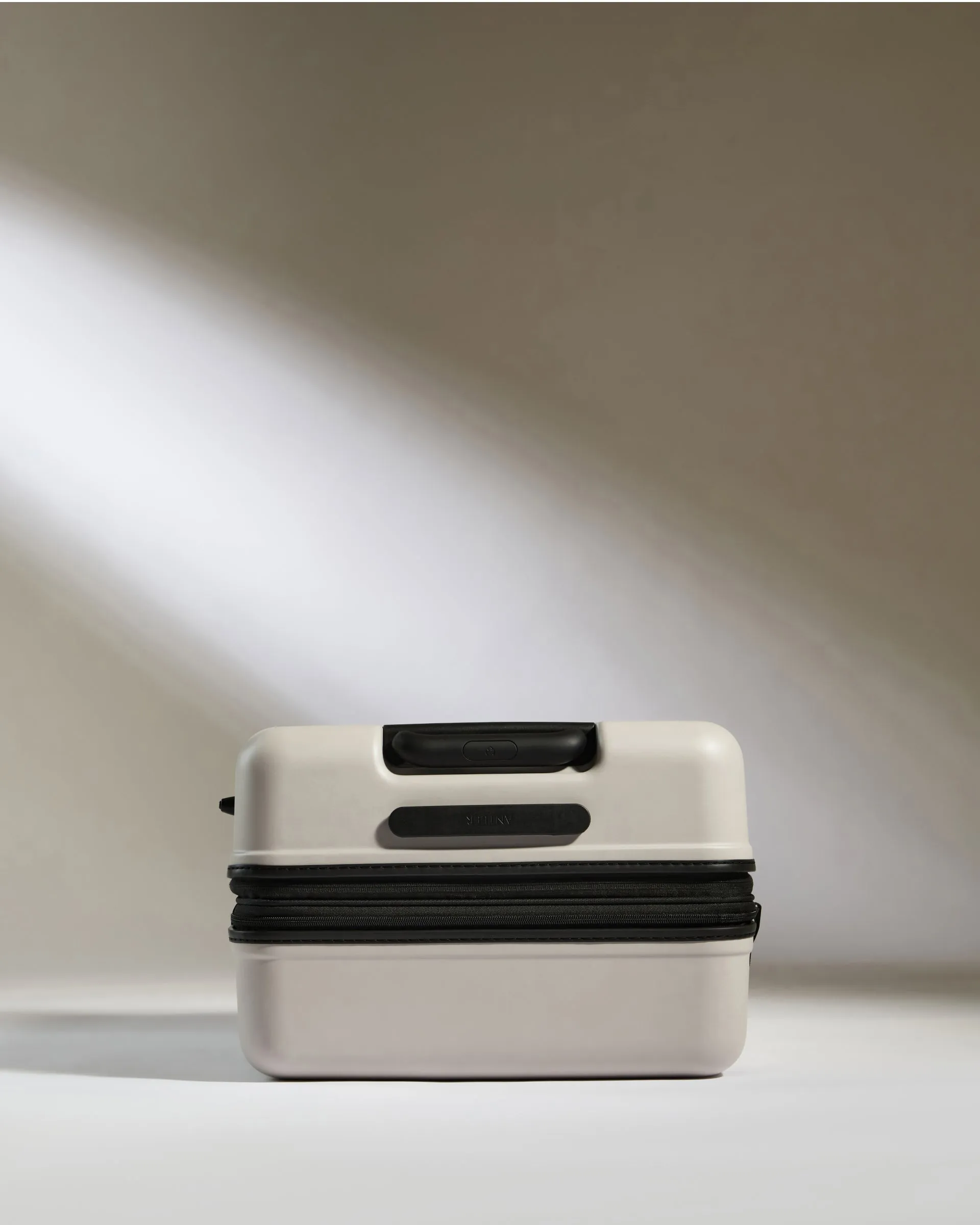 Medium Luggage in Taupe - Icon Stripe