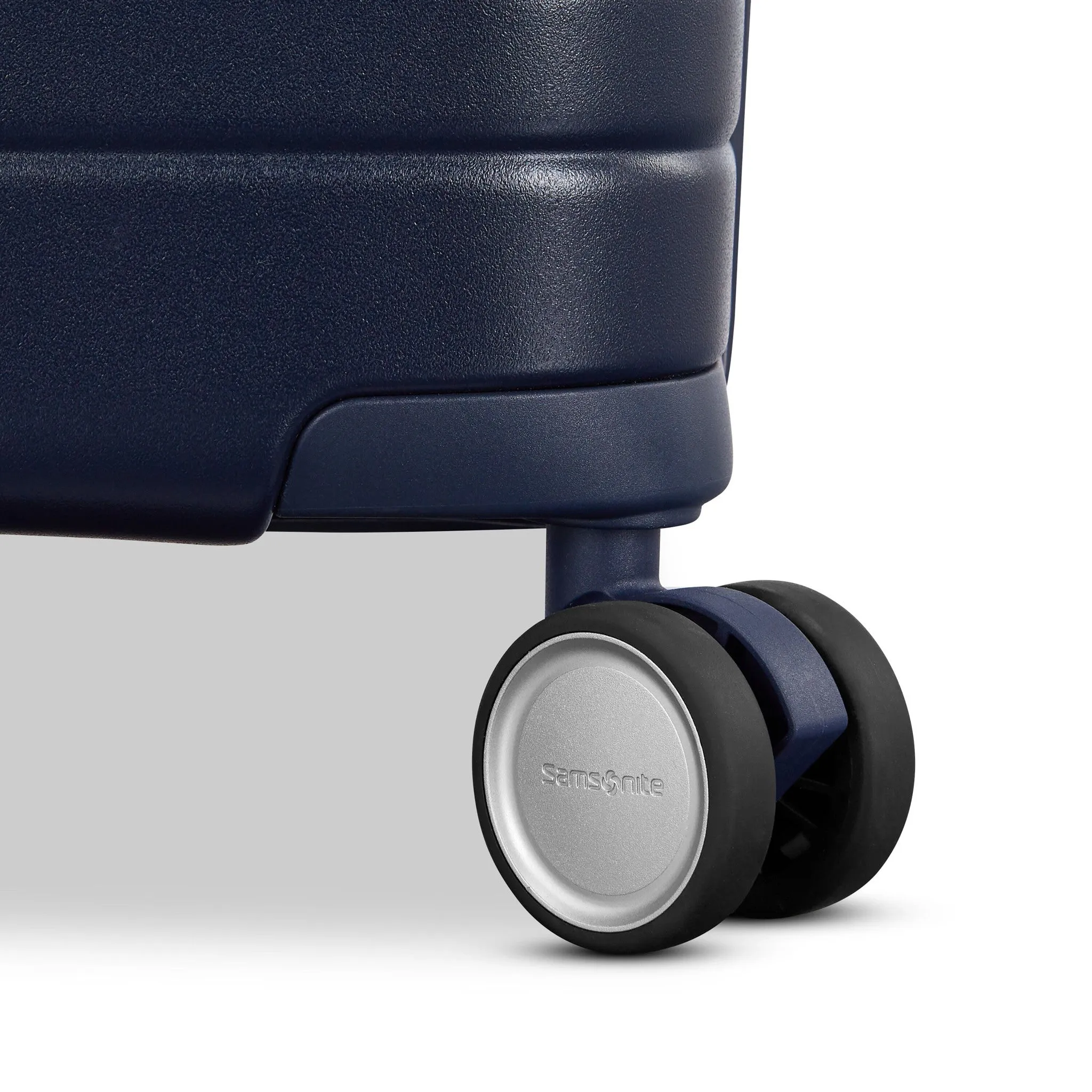 Samsonite Virtuosa Expandable Carry-On Spinner