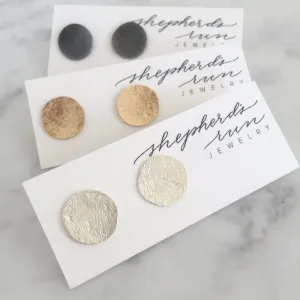Thumbtack stud earrings